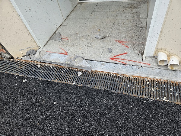 建筑物地基下沉正常吗? 建筑物地基下沉正常吗?